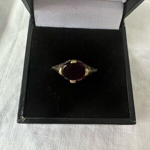 Antique 14kt yellow gold filigree garnet ring (134-8)